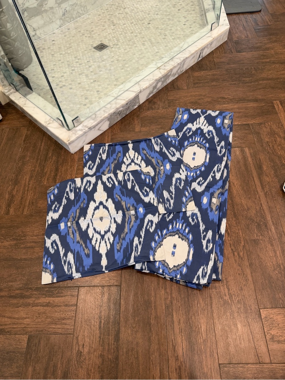 Williams Sonoma ISTANBUL KING Blue White Ikat Duvet Cover + 2-24” pillow covers
